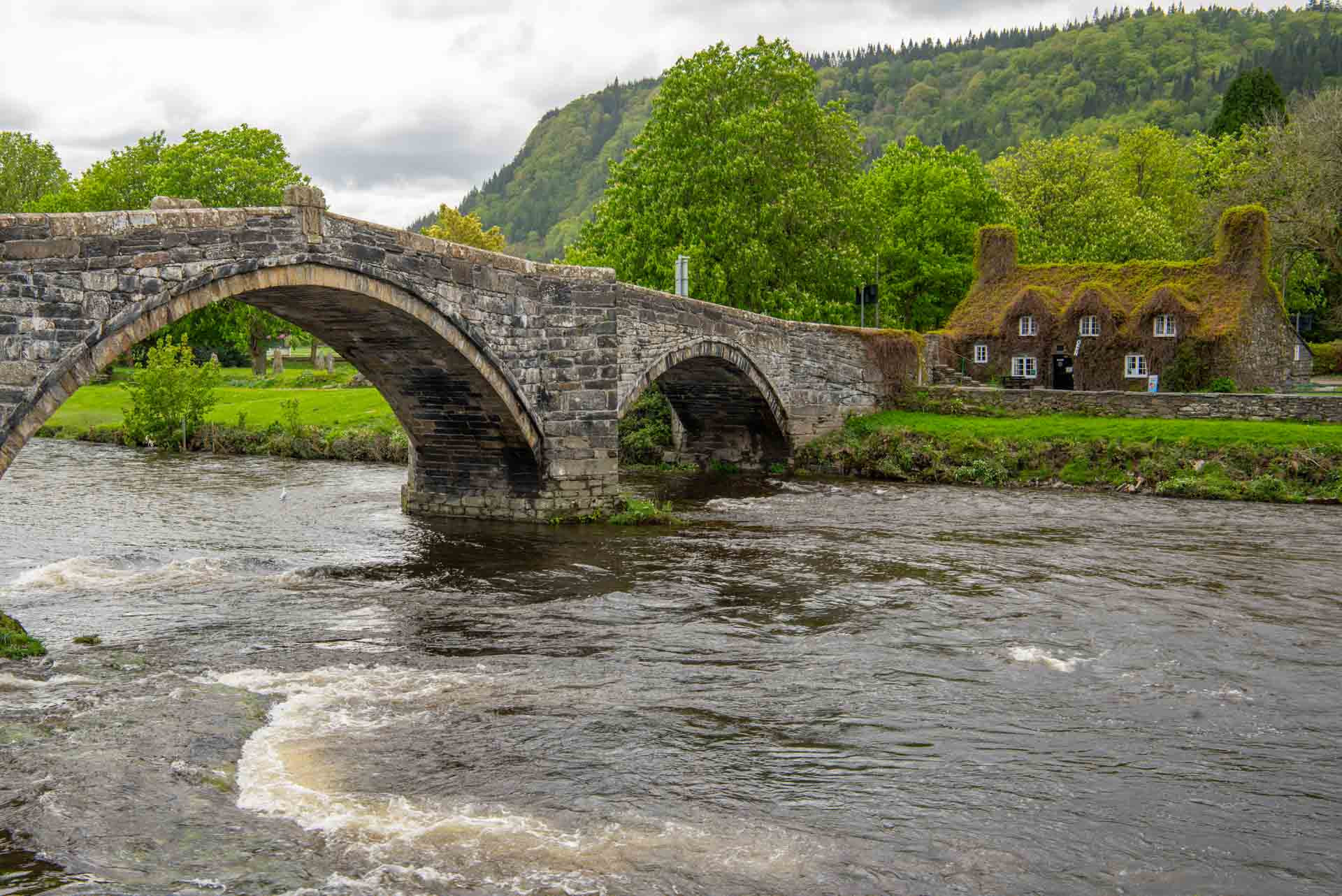 Wales 1100055